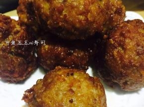 9. 炸至金黄捞起待用。