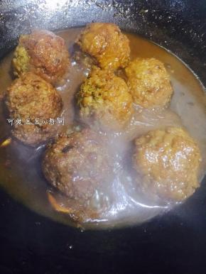 12. 等到锅中汤汁收的差不多时，就可以盛出装盘啦