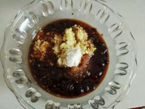 豆鼓洗干净，姜蒜剁碎，放入盐，糖，蚝油，酱油