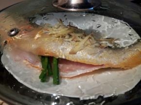 凉水上锅大火蒸10分钟