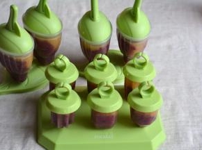 8.将盖子也是手柄盖紧，送入冰箱冷冻至凝固。