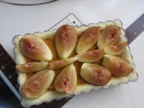 把无花果铺上。