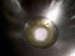 蛋清蛋黄分开，蛋清加糖用电动打蛋器搅打。