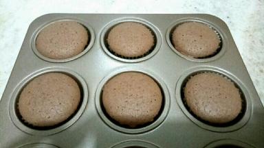 烤箱160度预热10分钟。（四层烤箱放倒数第二层）烤30分钟。出炉不用倒扣。