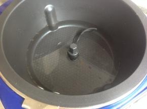 搅拌锅装适量的清水