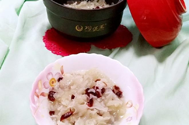 冰糖银耳蔓越莓粥