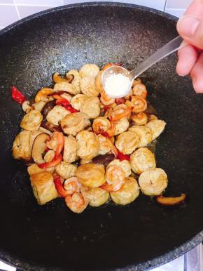 加入一勺鸡精调味