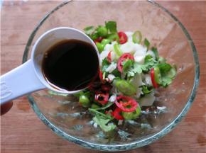 加入25ml鲜味酱油