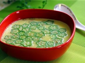 揭掉保鲜膜，滴上几滴香油就可以享用啦