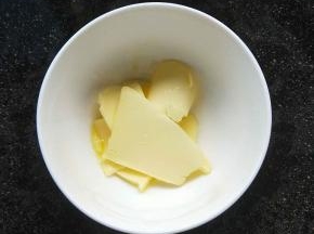 黄油隔水融化