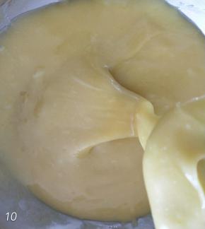 用刮刀搅拌均匀至顺滑状态