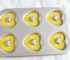 烤箱提前预热五分钟，然后放入烤箱170°15分钟，实际情况依自家烤箱温度而定