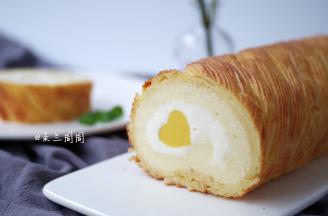 中间奶冻是爱心硅胶模具做的，没有也可以拿方形模具替代。