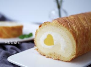 中间奶冻是爱心硅胶模具做的，没有也可以拿方形模具替代。