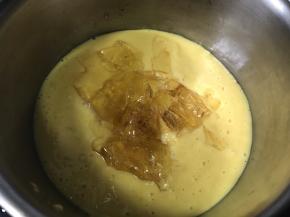 加入泡软的吉利丁片