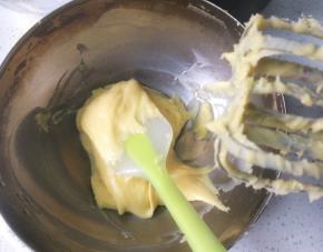 电动打蛋器打面糊