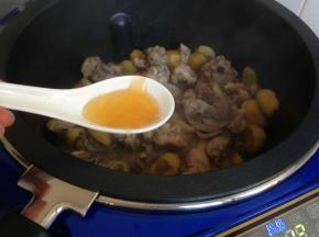 剩余两分钟时加入蚝油。