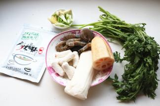 全部食材准备好。