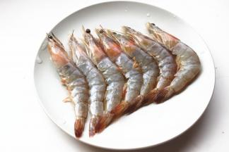 海虾处理干净。