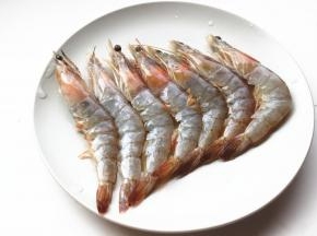 海虾处理干净。