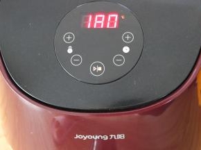 炸锅设置180度10分钟，程序结束拿出虾就可以了。