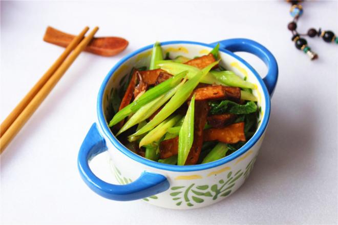 芹菜炒香干