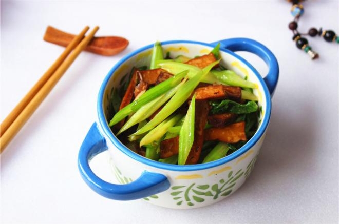 芹菜炒香干