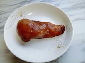 鸡胸肉提前腌制30分钟。