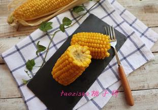 鲜嫩的水果玉米，很香甜。