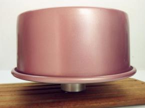 出炉后震两下，倒扣放凉。