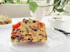 出炉之后脱模晾凉即可。烤好后晾到温热程度最好吃。可以冰箱冷藏，吃之前用烤箱重新加热后食用。