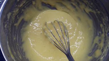 混匀之后的面糊如下图，细腻光滑。