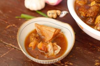 待高压锅自然放气，出锅时根据口味再加一些盐调味即可，我平时都不加味精的