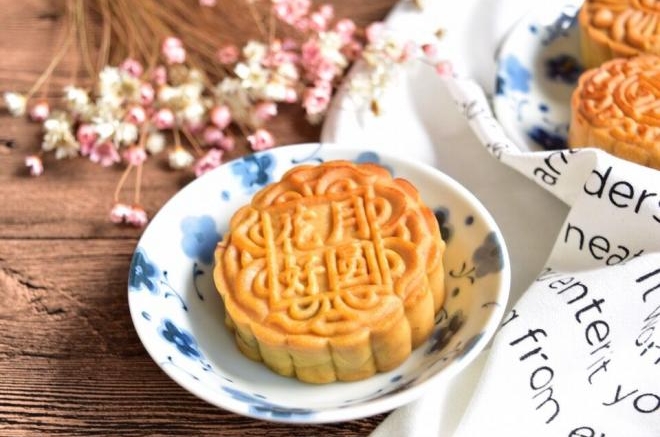 广式蛋黄月饼