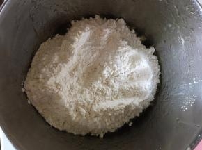 筛入中筋面粉