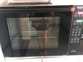 将ukoeoE6050风炉烤箱设定温度为160度、加热时间为20分钟，达到设定温度后会有智能提示音，接下来放入模具进行烘烤，待烘烤结束提示音响起立即取出脱模即可。