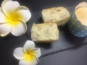 切开能看到肉松，味道不错，好吃