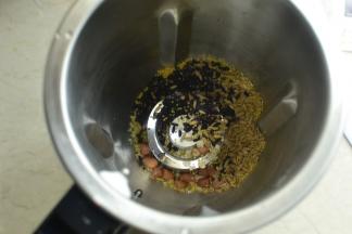 所有材料洗好放入醇浆机中