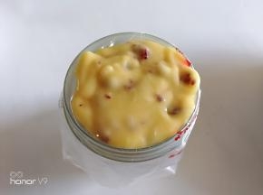 用裱花袋装起来。