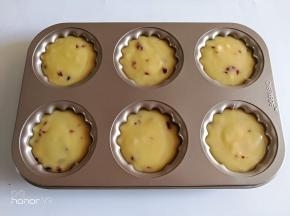 挤到模具里面。