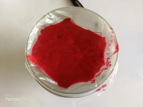 装入裱花袋里面。