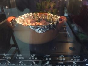 送进预热好的烤箱上火200度下火170度20分钟