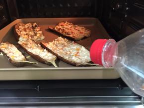 加上辣椒粉，继续烤8分钟左右