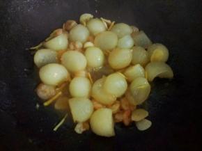 倒入冬瓜，加入适量清水