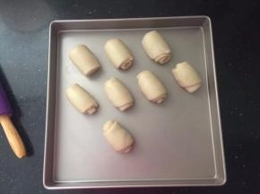 自下而上卷起。