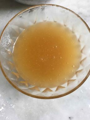 搅拌至有淡淡的白色后静置10分钟！