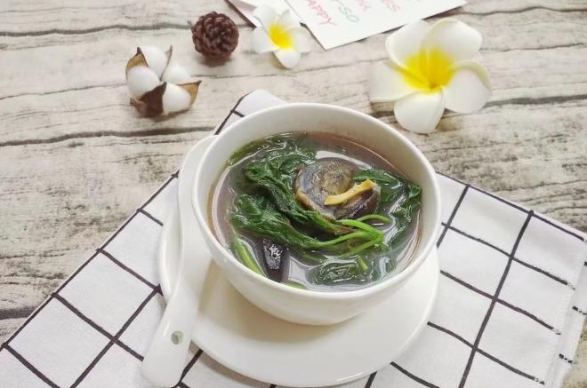 苋菜皮蛋汤