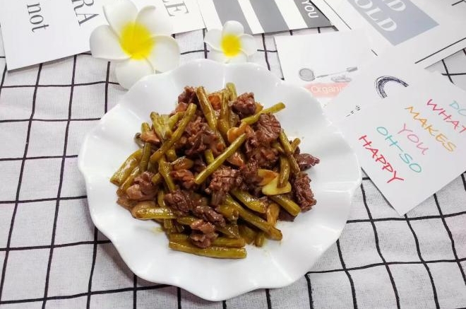 鸡胗炒酸豆角