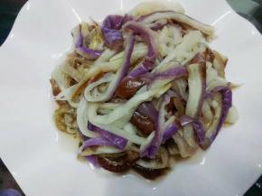 熟了稍微晾凉就可以把它撕开一条条
的了