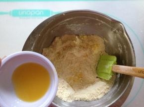 加入冷藏的蛋黄液